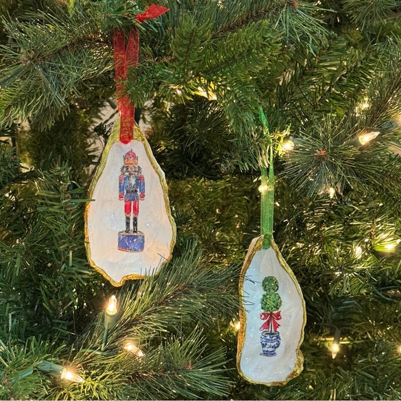 Gigantic nutcracker oyster shell ornament wine bottle decor Hand Crafted White - Picture 4 of 9